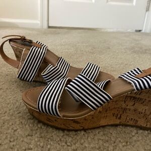 Amazing wedge navy white and cork sandals 8.5